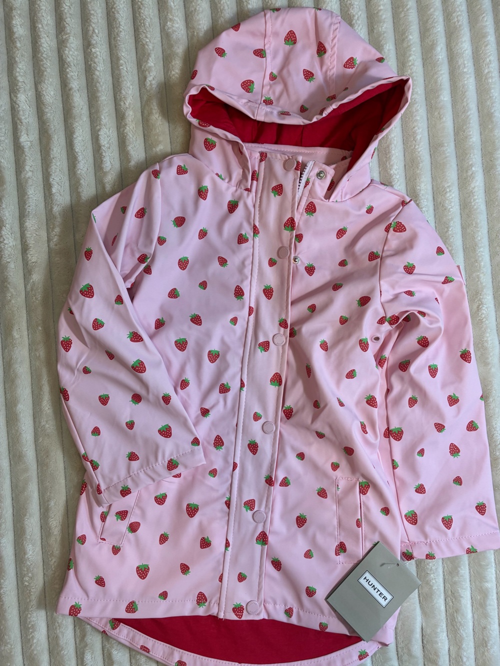 Hunter Girls Size 7 Lined Pink Strawberry Raincoat NWT